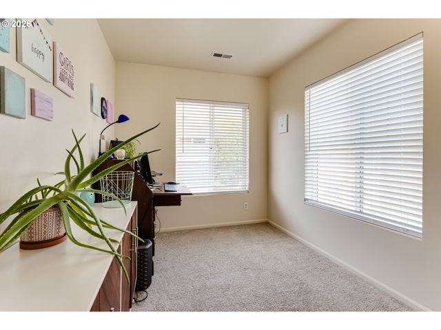 5304 Wales Dr, Eugene, OR 97402