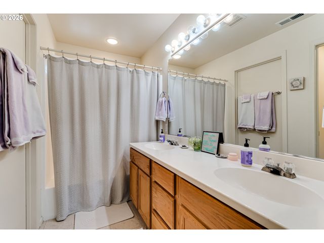 5304 Wales Dr, Eugene, OR 97402