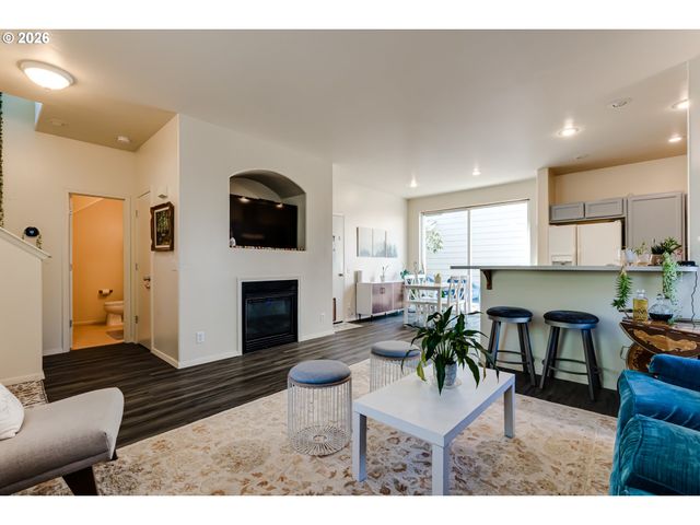 5304 Wales Dr, Eugene, OR 97402