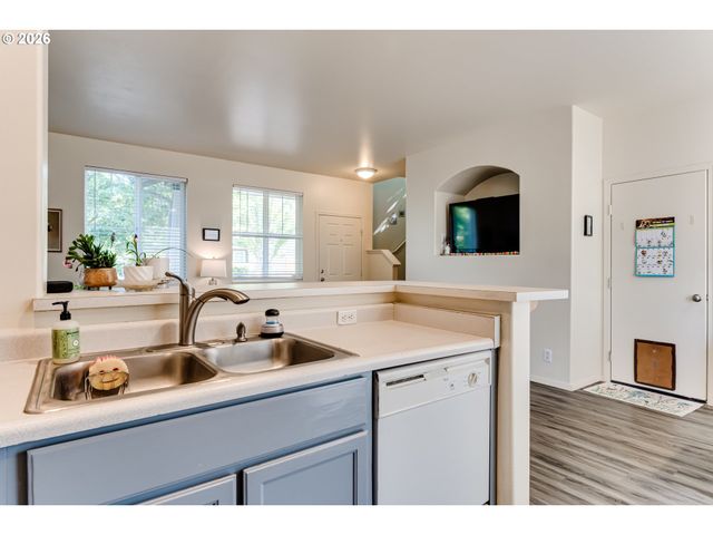 5304 Wales Dr, Eugene, OR 97402