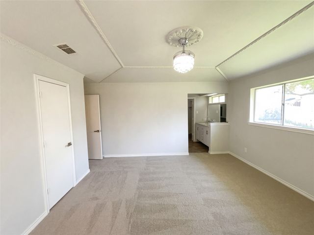 2800 N Surrey Drive, Carrollton, TX 75006