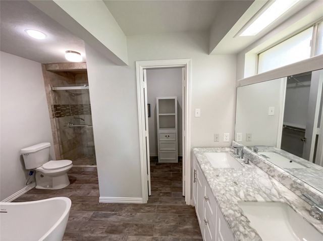 2800 N Surrey Drive, Carrollton, TX 75006