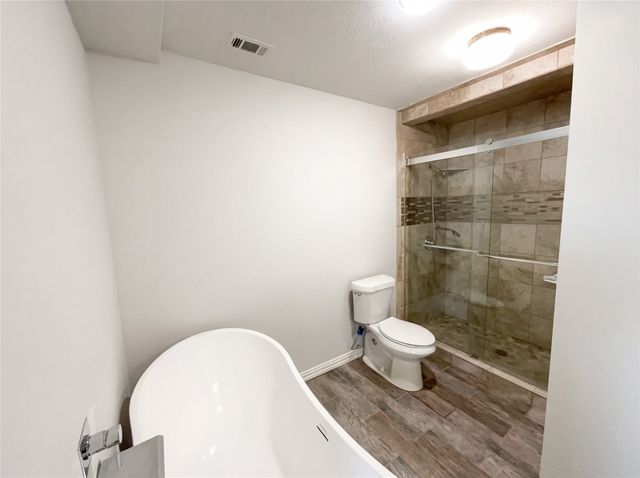 2800 N Surrey Drive, Carrollton, TX 75006
