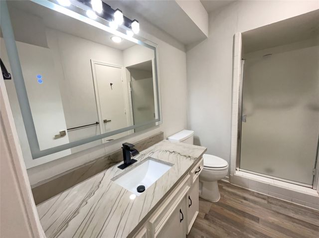 2800 N Surrey Drive, Carrollton, TX 75006