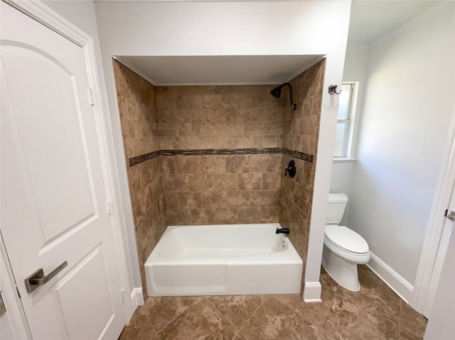 2800 N Surrey Drive, Carrollton, TX 75006