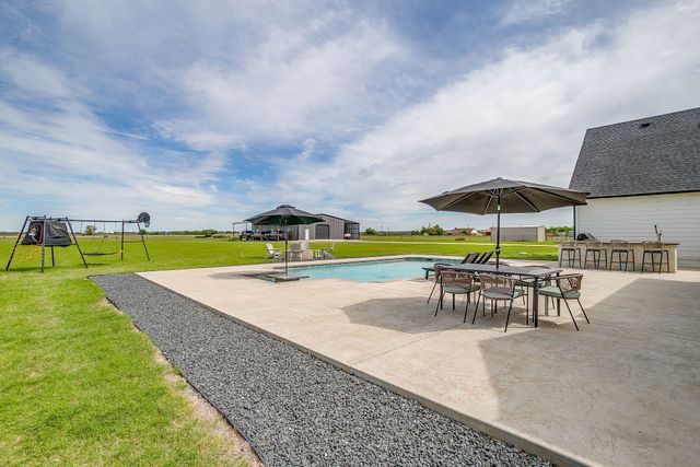 5520 Big Valley Circle, Lipan, TX 76462