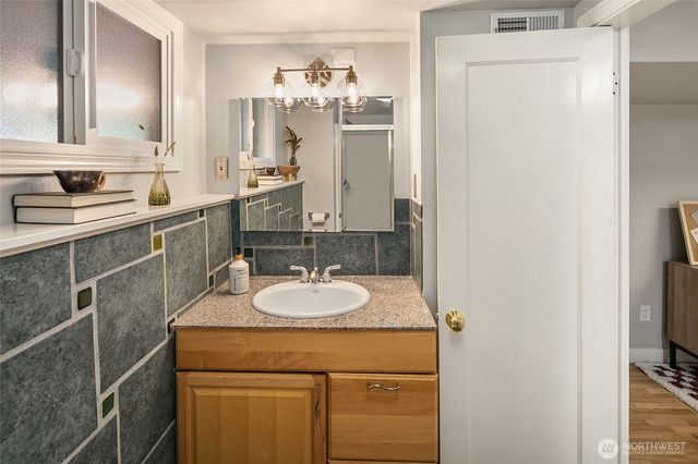 11535 40th Avenue NE, Seattle, WA 98125