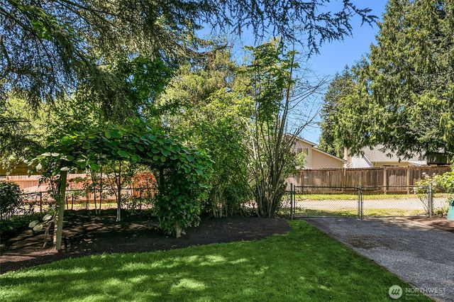 11535 40th Avenue NE, Seattle, WA 98125