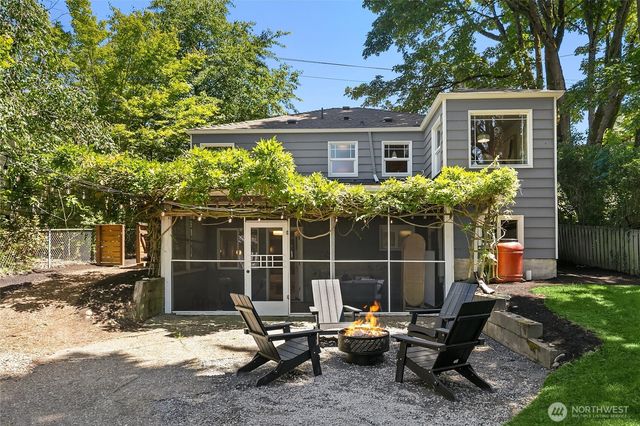 11535 40th Avenue NE, Seattle, WA 98125
