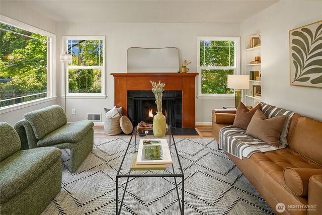 11535 40th Avenue NE, Seattle, WA 98125