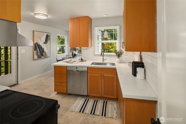 11535 40th Avenue NE, Seattle, WA 98125