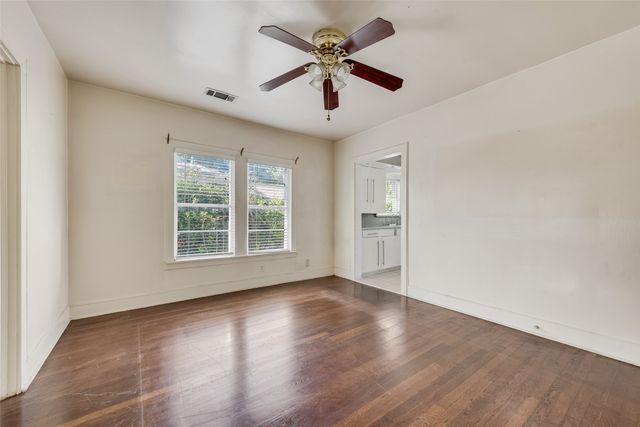 2861 W 12th Street, Dallas, TX 75211