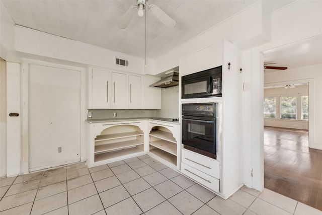 2861 W 12th Street, Dallas, TX 75211