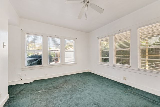 2861 W 12th Street, Dallas, TX 75211