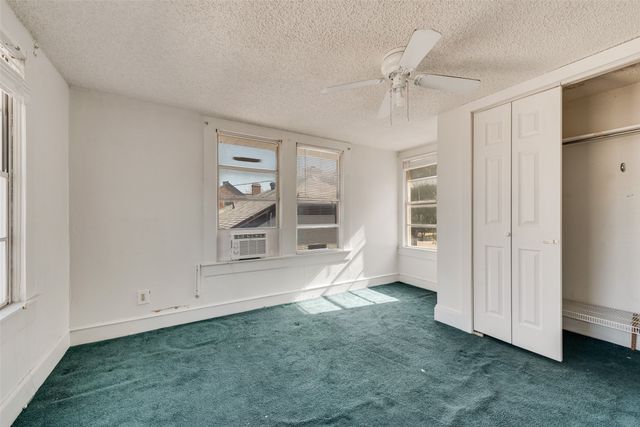 2861 W 12th Street, Dallas, TX 75211