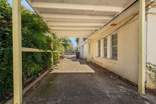 2861 W 12th Street, Dallas, TX 75211