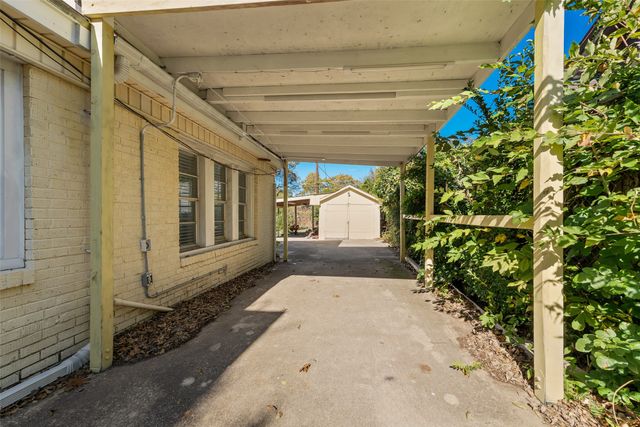 2861 W 12th Street, Dallas, TX 75211