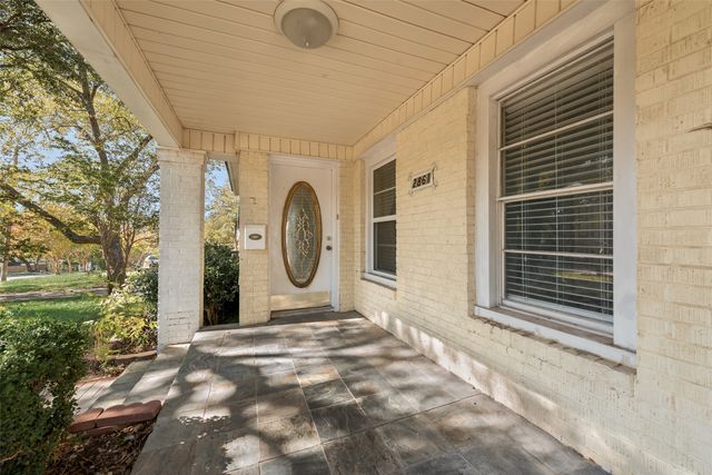 2861 W 12th Street, Dallas, TX 75211