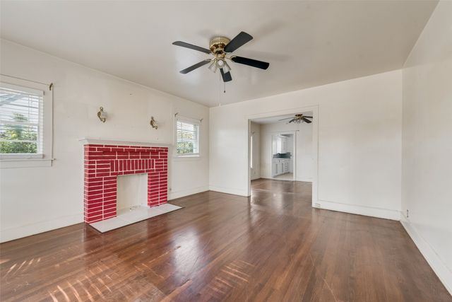 2861 W 12th Street, Dallas, TX 75211