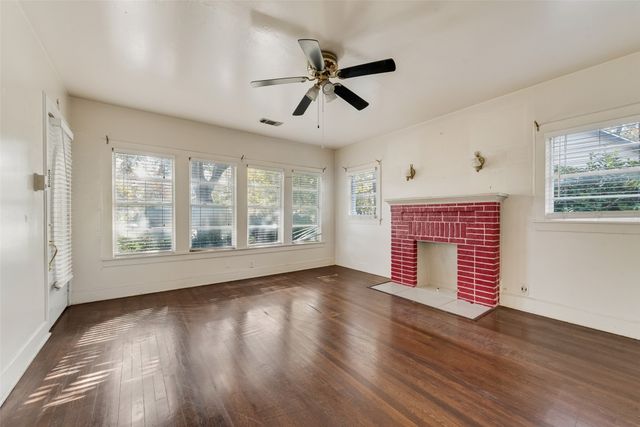 2861 W 12th Street, Dallas, TX 75211