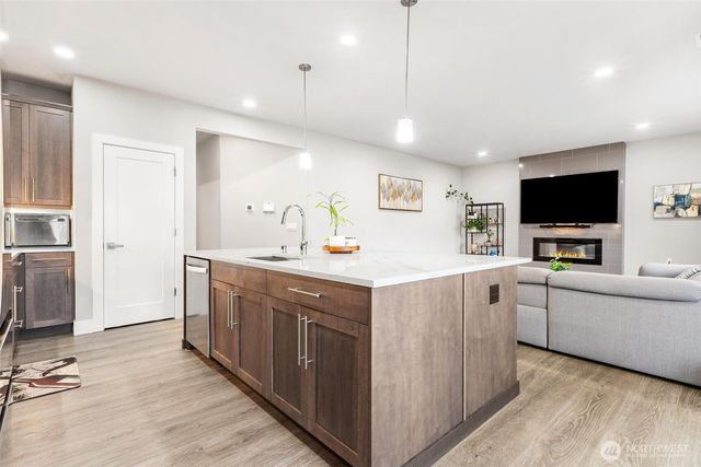 17809 2nd Ave W, Bothell, WA 98012