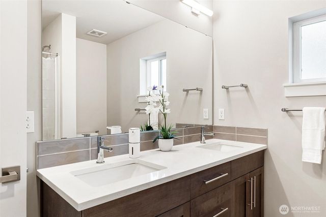 17809 2nd Ave W, Bothell, WA 98012