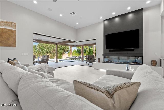 4211 N 87TH Place, Scottsdale, AZ 85251