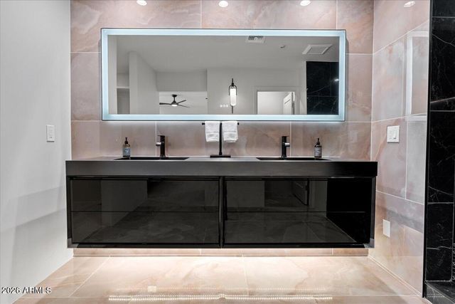 4211 N 87TH Place, Scottsdale, AZ 85251