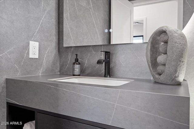 4211 N 87TH Place, Scottsdale, AZ 85251