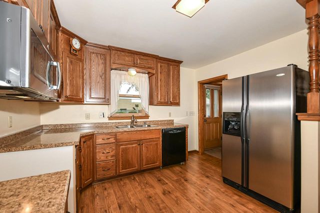 2993 S 106th STREET, West Allis, WI 53227