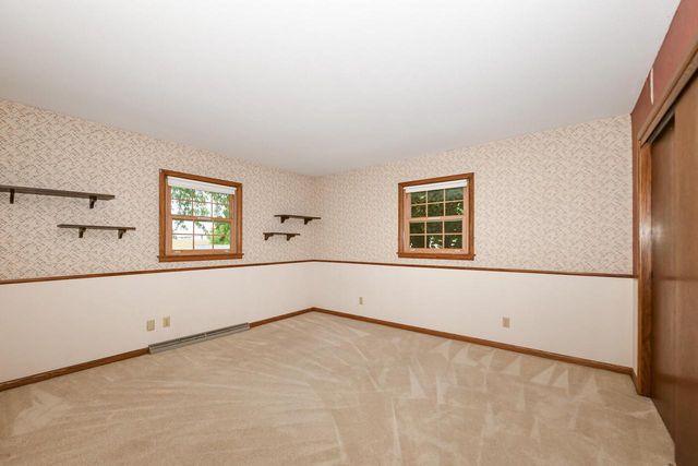 2993 S 106th STREET, West Allis, WI 53227