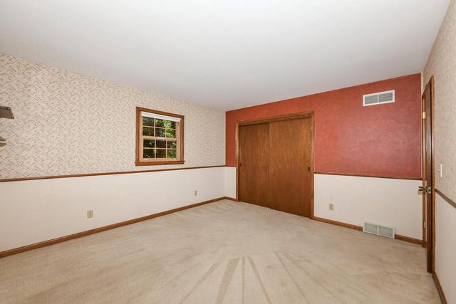 2993 S 106th STREET, West Allis, WI 53227
