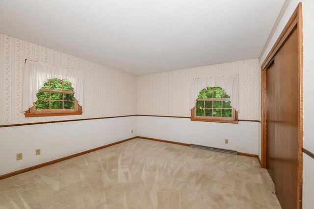 2993 S 106th STREET, West Allis, WI 53227