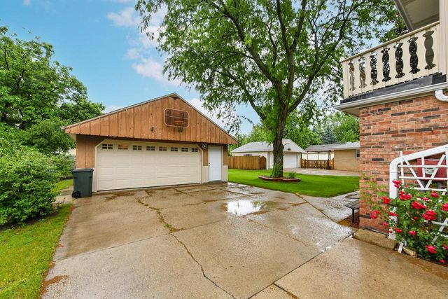 2993 S 106th STREET, West Allis, WI 53227
