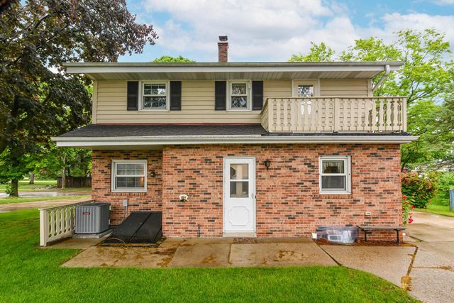 2993 S 106th STREET, West Allis, WI 53227