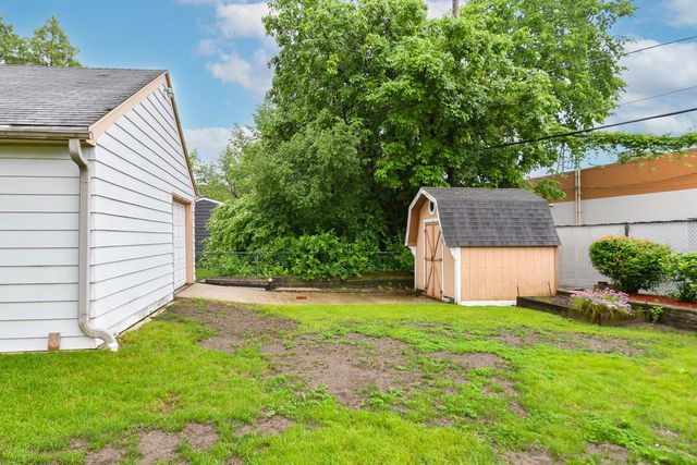 2993 S 106th STREET, West Allis, WI 53227
