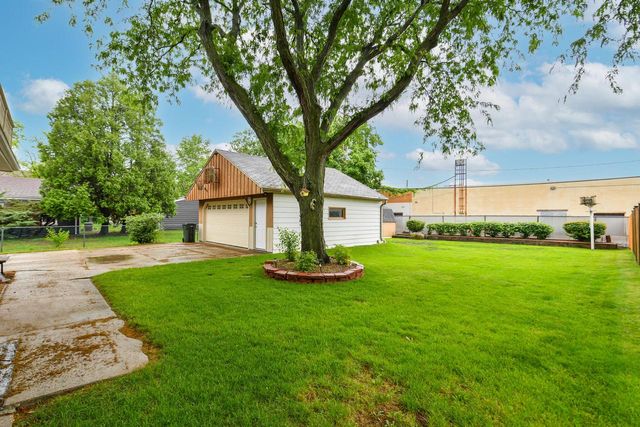2993 S 106th STREET, West Allis, WI 53227