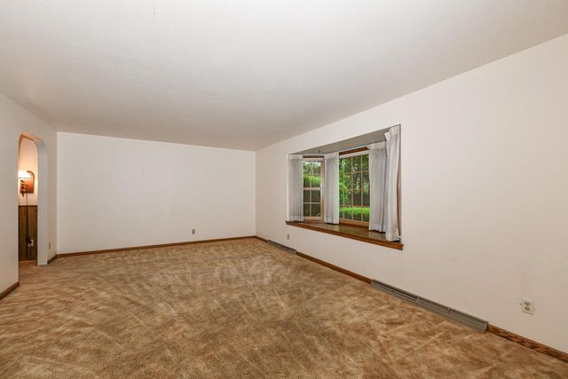 2993 S 106th STREET, West Allis, WI 53227