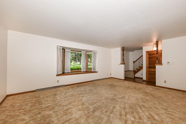2993 S 106th STREET, West Allis, WI 53227