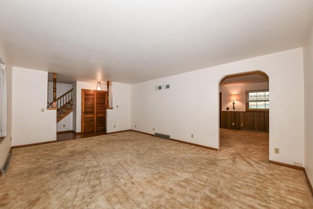 2993 S 106th STREET, West Allis, WI 53227