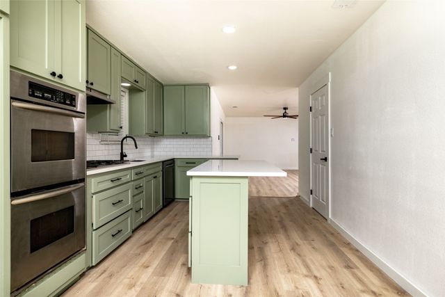 102 Juniper Street, Mansfield, TX 76063