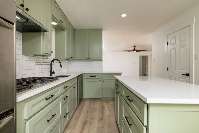 102 Juniper Street, Mansfield, TX 76063