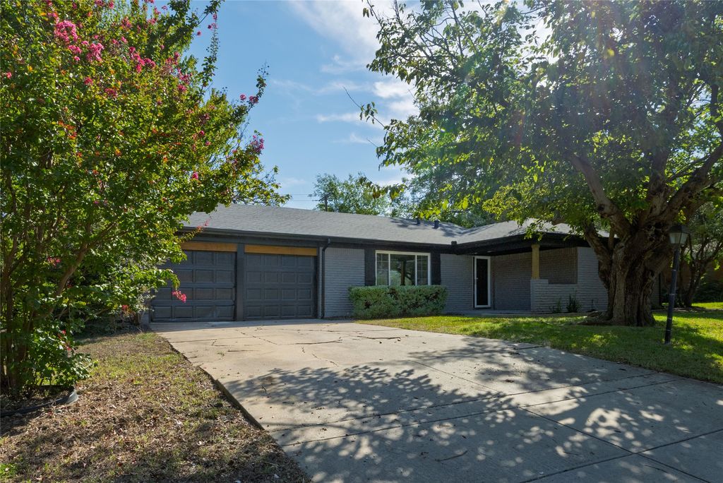 102 Juniper Street, Mansfield, TX 76063