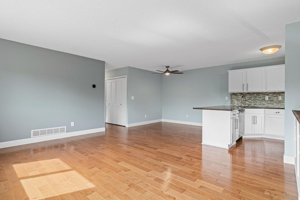 5686 Otter View Trail 44, White Bear Lake, MN 55110 — photo 4