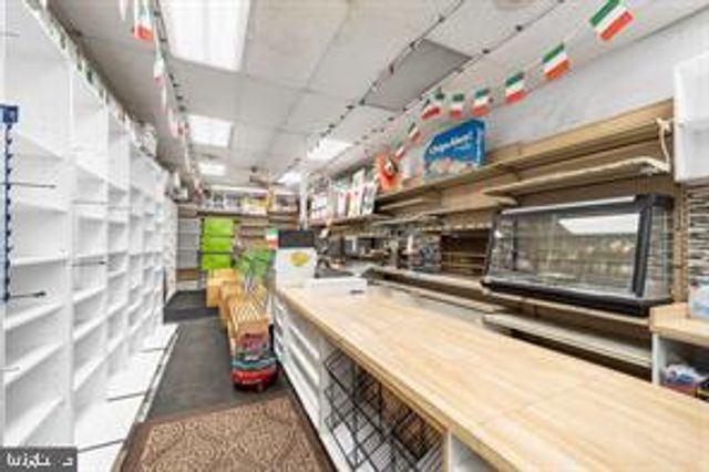 2555 S WARNOCK ST, Philadelphia, PA 19148