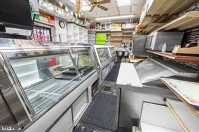 2555 S WARNOCK ST, Philadelphia, PA 19148