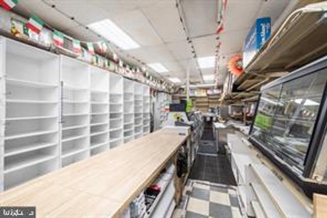 2555 S WARNOCK ST, Philadelphia, PA 19148