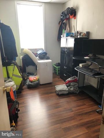 2555 S WARNOCK ST, Philadelphia, PA 19148