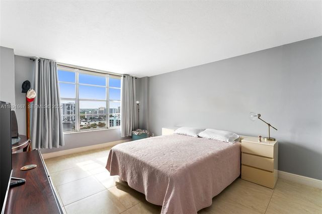 3800 S Ocean Drive 1722, Hollywood, FL 33019