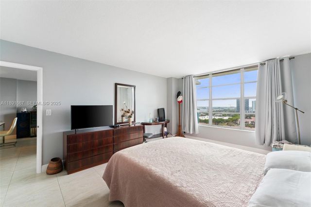 3800 S Ocean Drive 1722, Hollywood, FL 33019